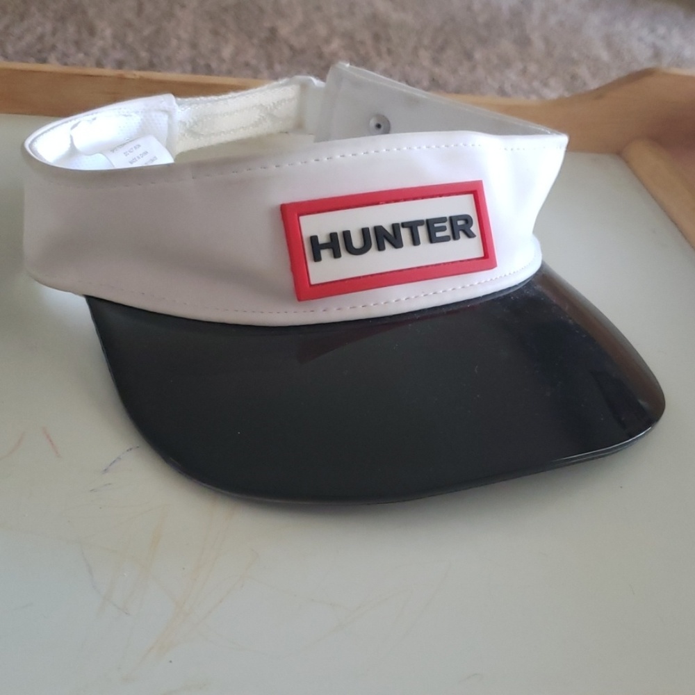 Hunter - Picture 4 of 4